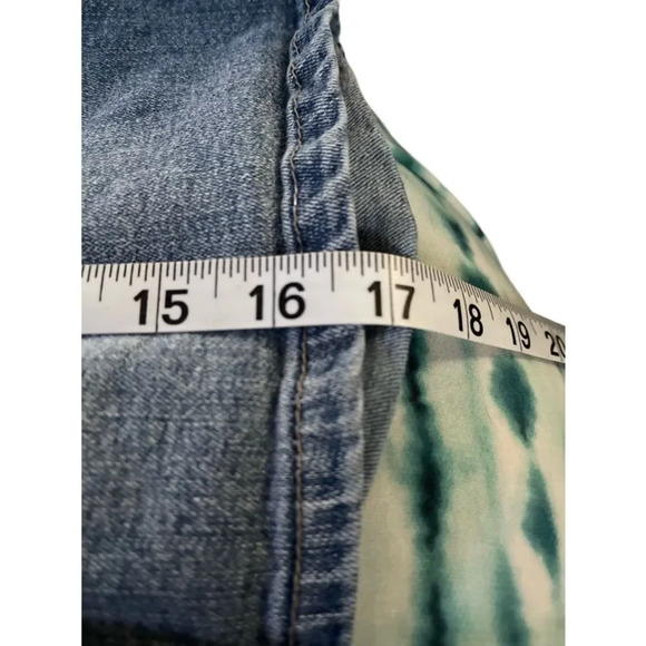 Poured in Blue Jean short size 14 stretch comfy EUC - Picture 7 of 9
